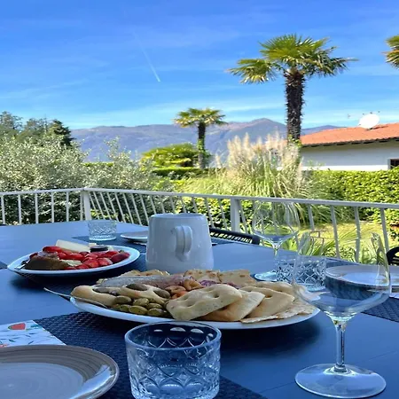 By Maggiore With Balcony Prázdninový dům Germignaga